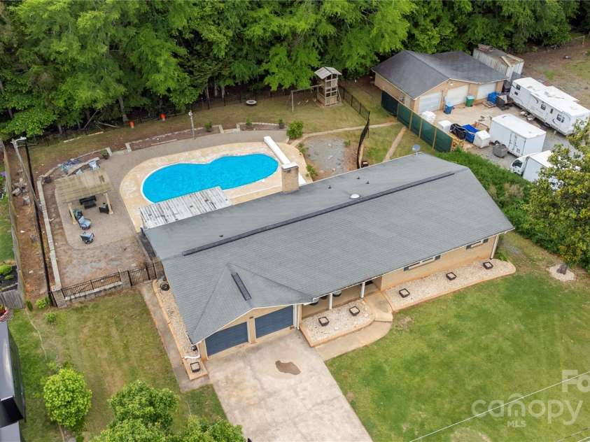 213 Lakeview Drive, Harrisburg, NC 28075.  MLS# CAR4253450, YatesRealty ID 27042. 