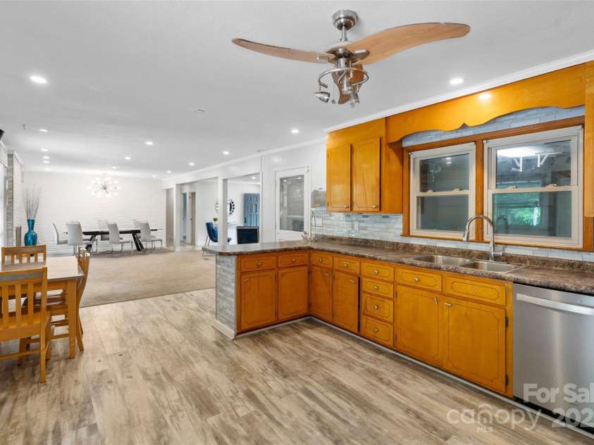 213 Lakeview Drive, Harrisburg, NC 28075.  MLS# CAR4253450, YatesRealty ID 27042. 