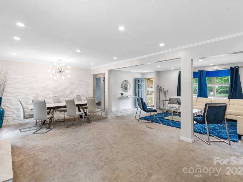 213 Lakeview Drive, Harrisburg, NC 28075.  MLS# CAR4253450, YatesRealty ID 27042. 