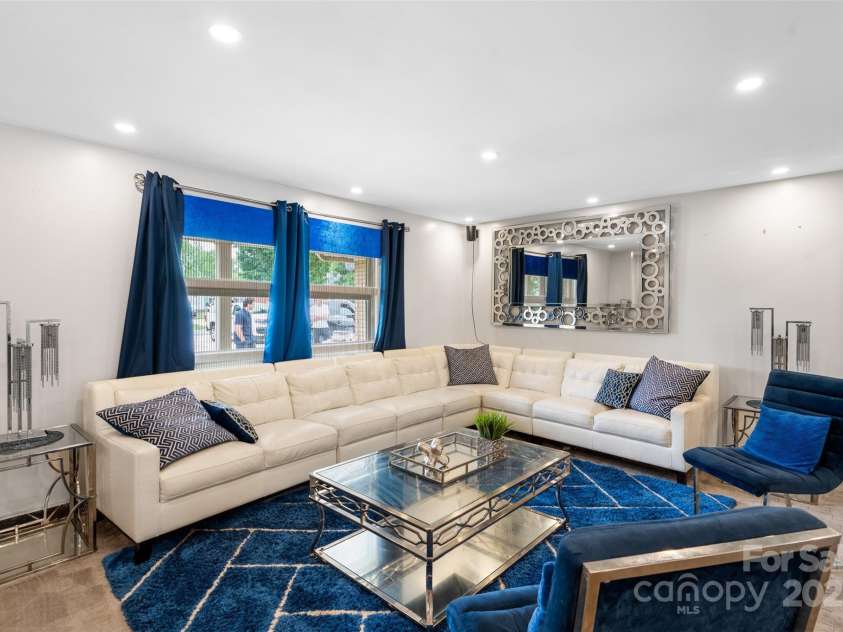 213 Lakeview Drive, Harrisburg, NC 28075.  MLS# CAR4253450, YatesRealty ID 27042. 