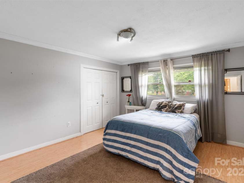 213 Lakeview Drive, Harrisburg, NC 28075.  MLS# CAR4253450, YatesRealty ID 27042. 