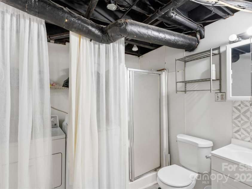 213 Lakeview Drive, Harrisburg, NC 28075.  MLS# CAR4253450, YatesRealty ID 27042. 