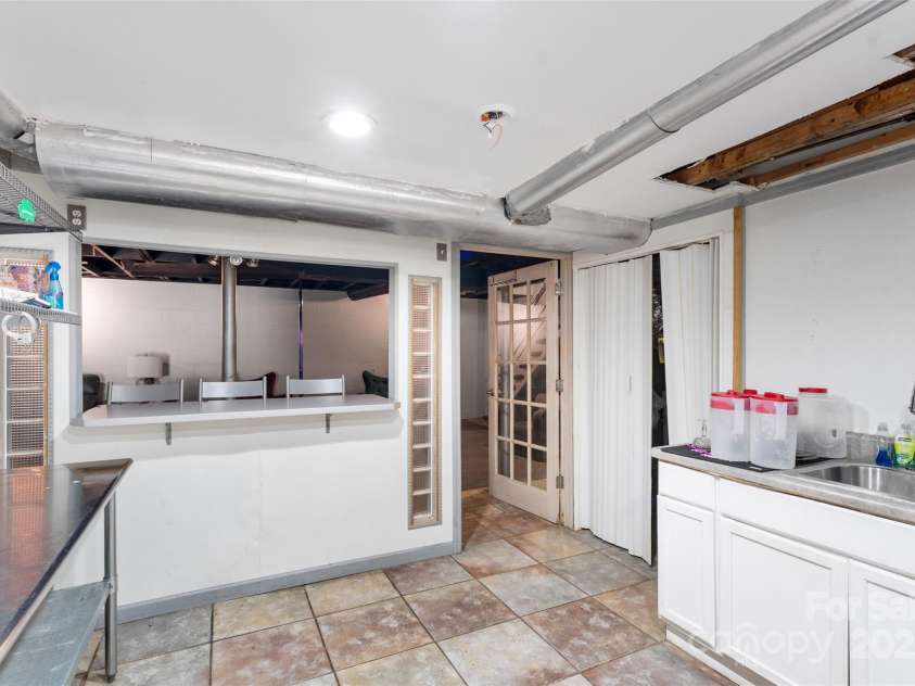 213 Lakeview Drive, Harrisburg, NC 28075.  MLS# CAR4253450, YatesRealty ID 27042. 