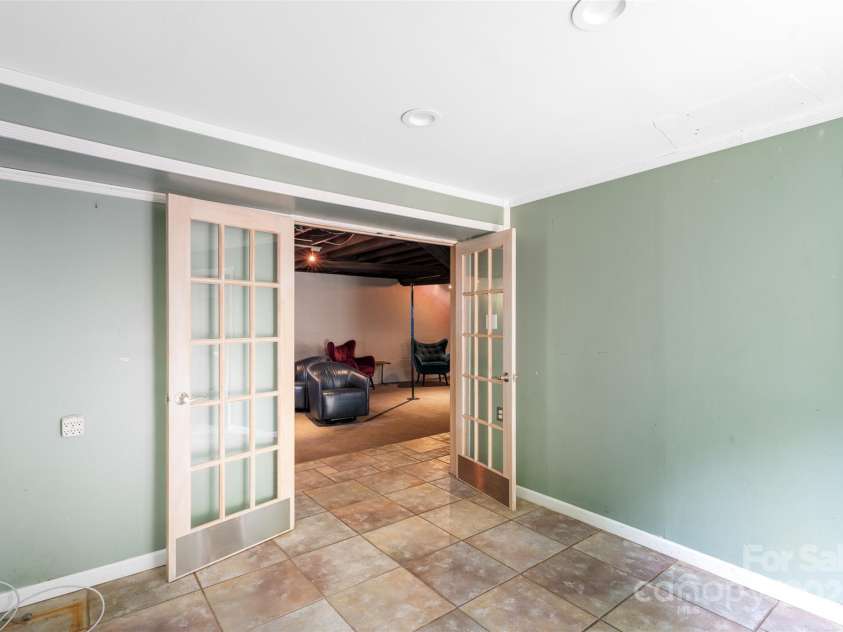 213 Lakeview Drive, Harrisburg, NC 28075.  MLS# CAR4253450, YatesRealty ID 27042. 