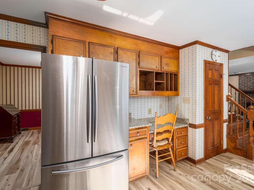 14409 Hackamore Drive, Matthews, NC 28105.  MLS# CAR4279304, YatesRealty ID 27044. 