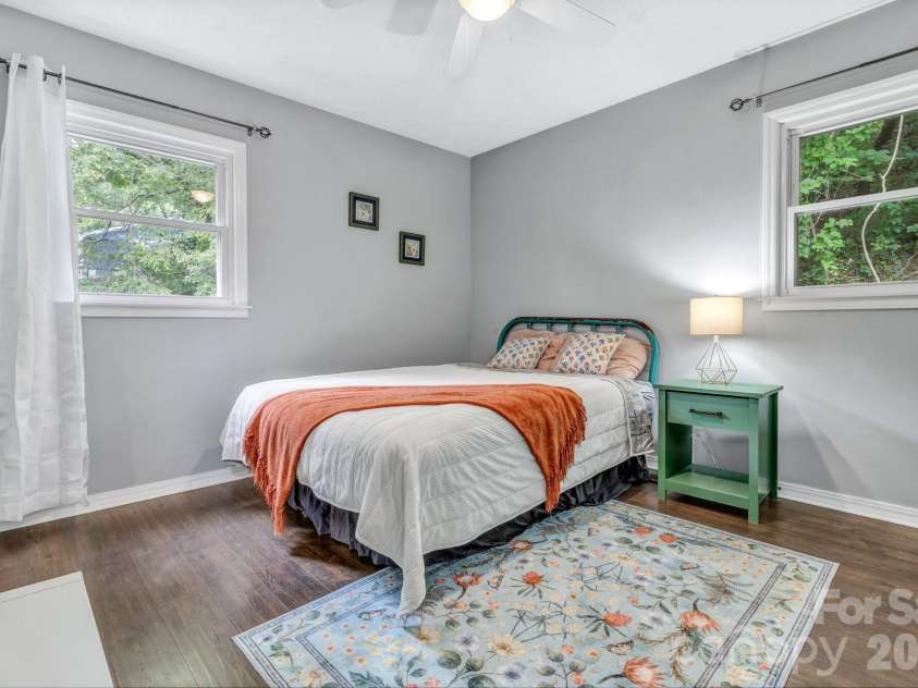 144 Pinehaven Drive, Clyde, NC 28721.  MLS# CAR4400037, YatesRealty ID 27045. Primary bedroom