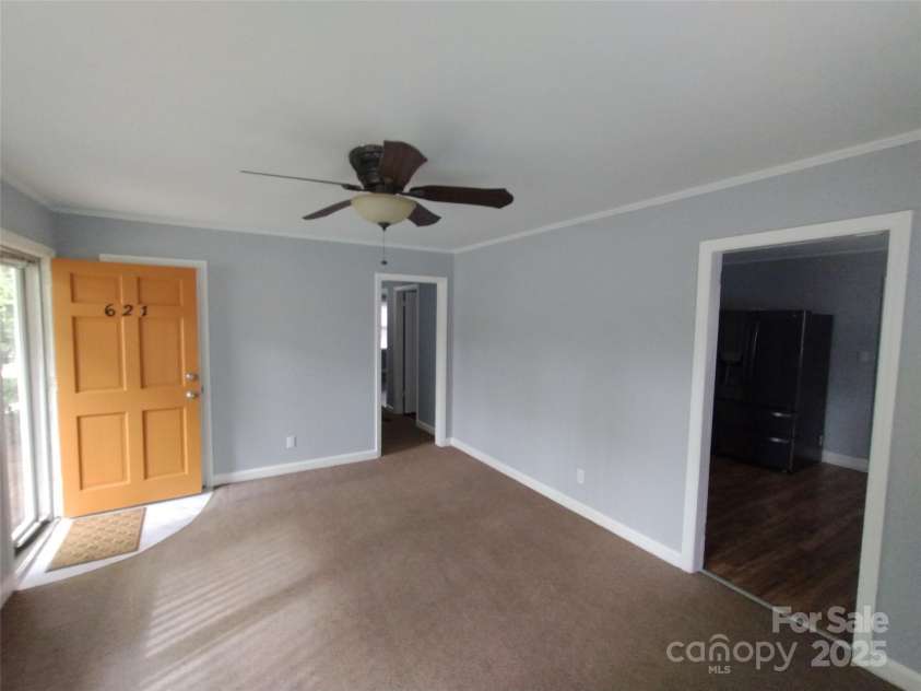 621 Reeves Court, Charlotte, NC 28208.  MLS# CAR4281907, YatesRealty ID 27045. Living Room
