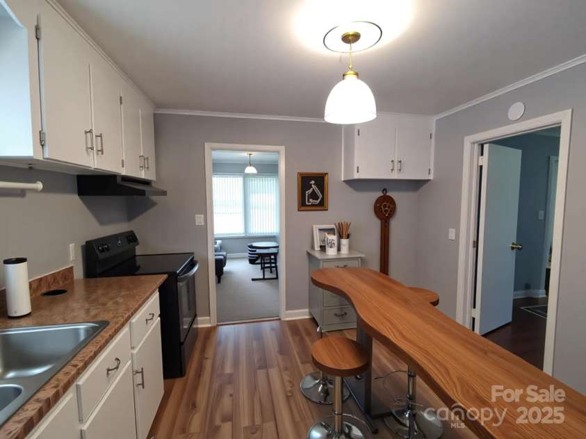 621 Reeves Court, Charlotte, NC 28208.  MLS# CAR4281907, YatesRealty ID 27045. Virtual Staging