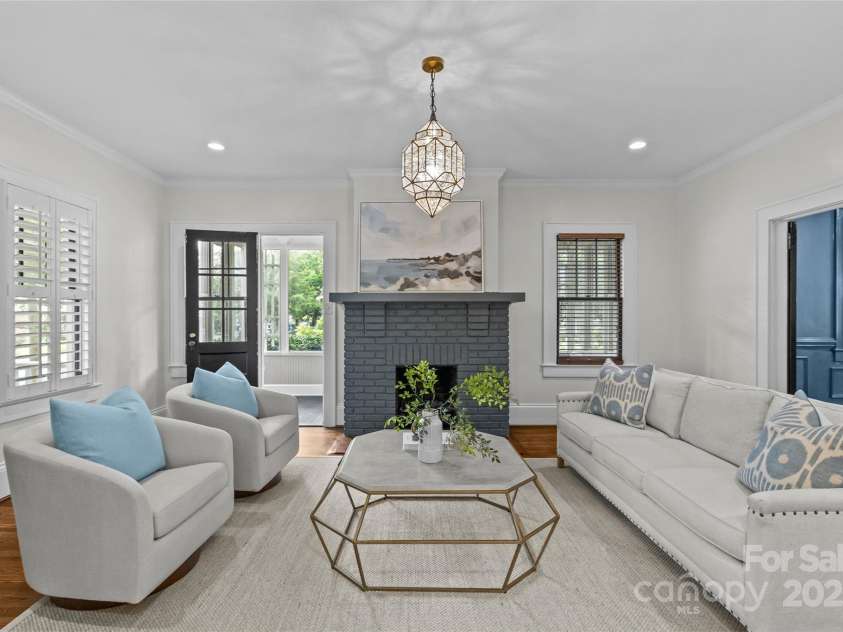 1612 Thomas Avenue, Charlotte, NC 28205.  MLS# CAR4278671, YatesRealty ID 27046. 
