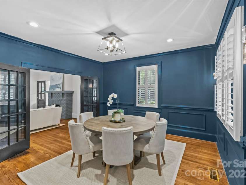 1612 Thomas Avenue, Charlotte, NC 28205.  MLS# CAR4278671, YatesRealty ID 27046. 