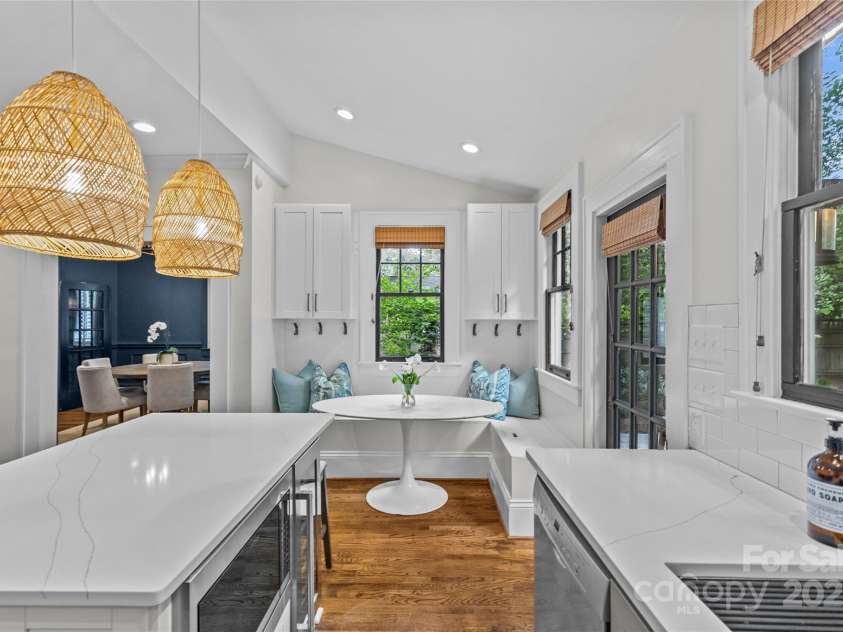 1612 Thomas Avenue, Charlotte, NC 28205.  MLS# CAR4278671, YatesRealty ID 27046. 