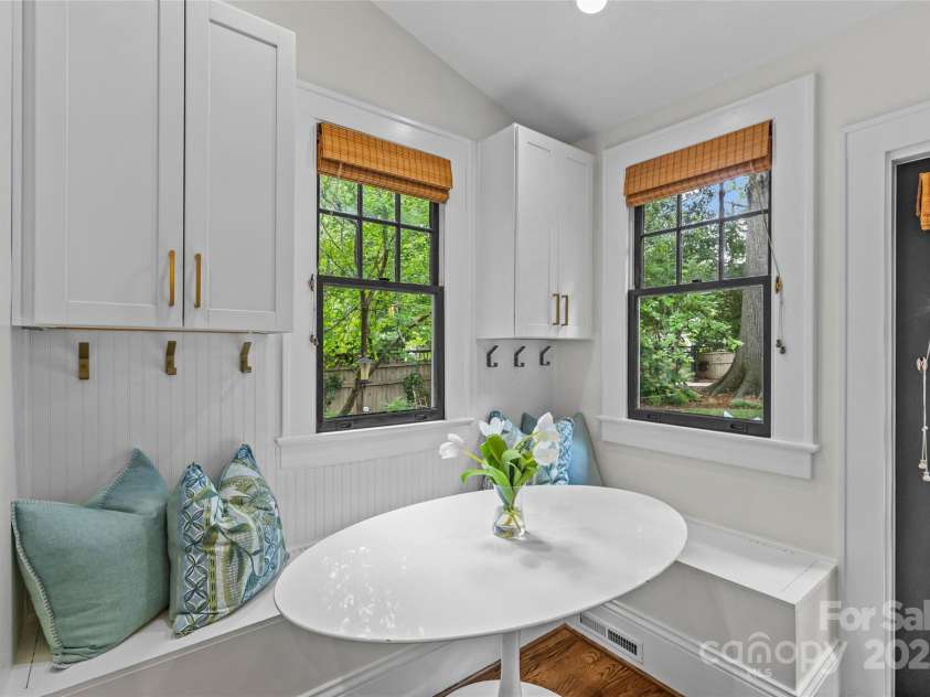 1612 Thomas Avenue, Charlotte, NC 28205.  MLS# CAR4278671, YatesRealty ID 27046. 