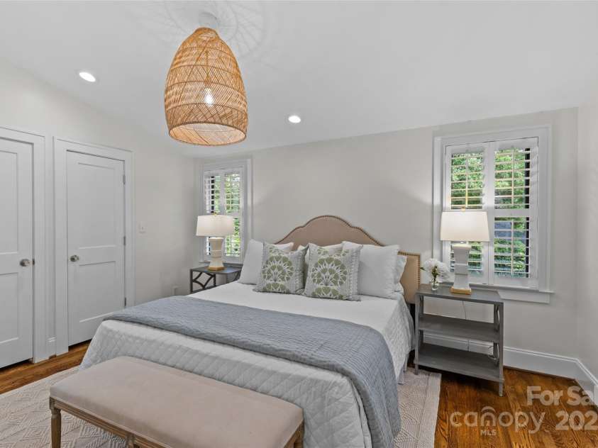 1612 Thomas Avenue, Charlotte, NC 28205.  MLS# CAR4278671, YatesRealty ID 27046. 