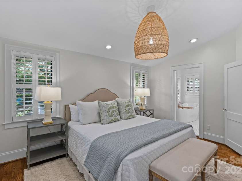 1612 Thomas Avenue, Charlotte, NC 28205.  MLS# CAR4278671, YatesRealty ID 27046. 