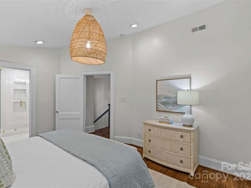 1612 Thomas Avenue, Charlotte, NC 28205.  MLS# CAR4278671, YatesRealty ID 27046. 