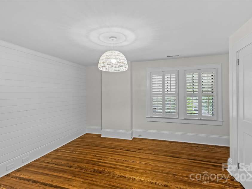1612 Thomas Avenue, Charlotte, NC 28205.  MLS# CAR4278671, YatesRealty ID 27046. 