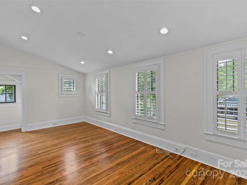 1612 Thomas Avenue, Charlotte, NC 28205.  MLS# CAR4278671, YatesRealty ID 27046. 
