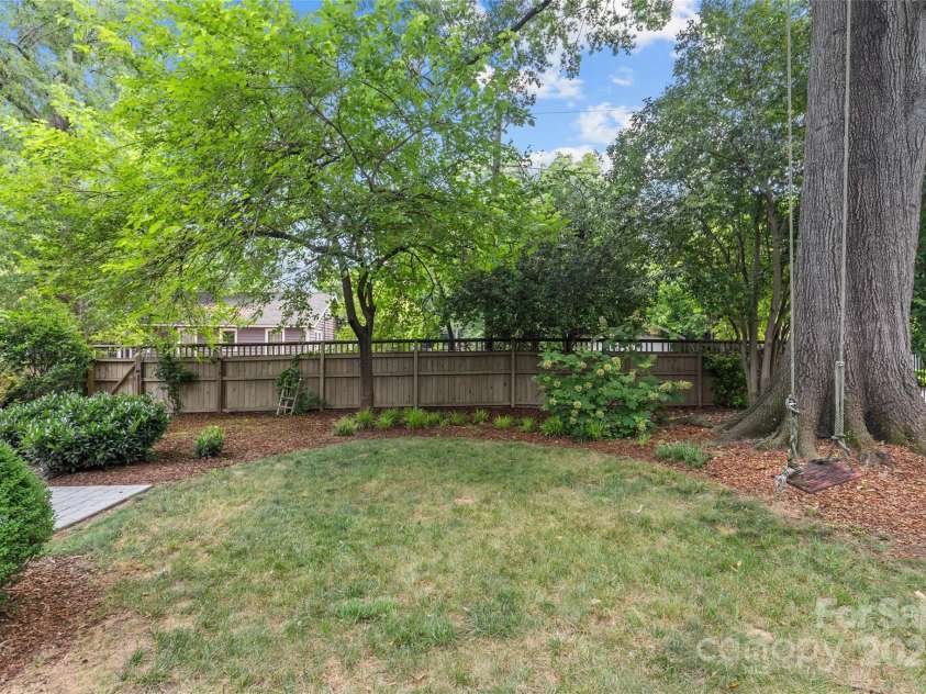 1612 Thomas Avenue, Charlotte, NC 28205.  MLS# CAR4278671, YatesRealty ID 27046. 