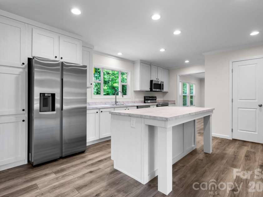 4960 Berkley Street, Morganton, NC 28655.  MLS# CAR4388061, YatesRealty ID 27047. Kitchen....Island