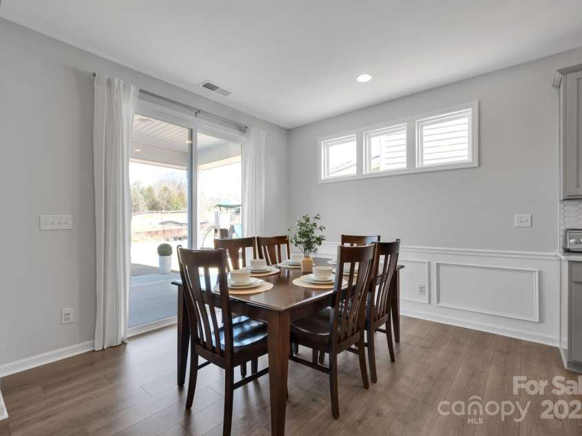 187 Tetcott Street, Mooresville, NC 28115.  MLS# CAR4278283, YatesRealty ID 27048. Large Breakfast Room