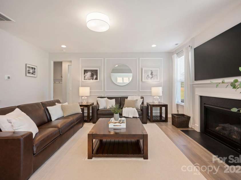 187 Tetcott Street, Mooresville, NC 28115.  MLS# CAR4278283, YatesRealty ID 27048. Spacious Living Room