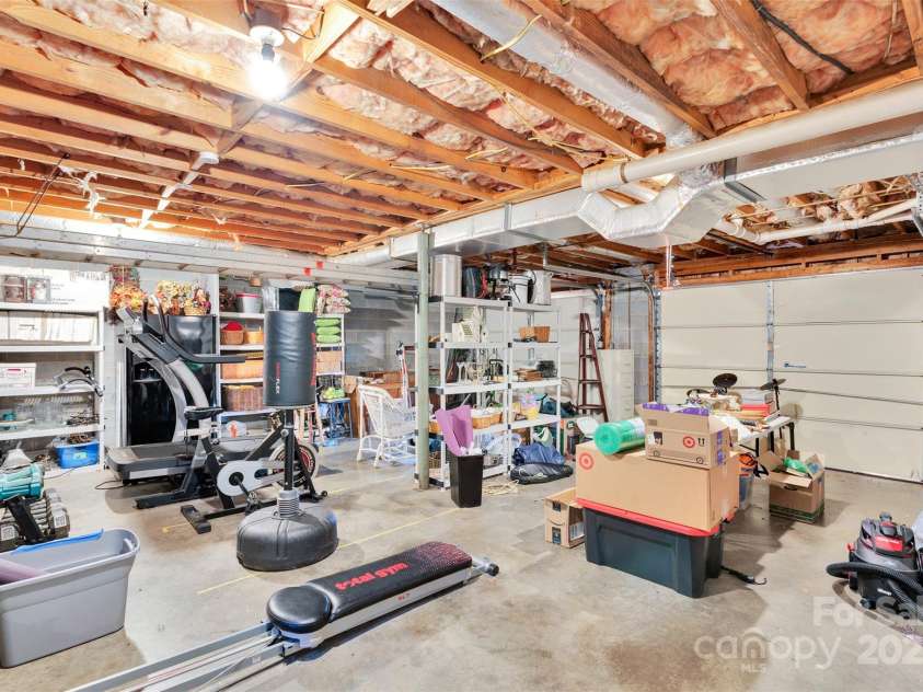 470 17th Avenue Drive, Hickory, NC 28601.  MLS# CAR4281198, YatesRealty ID 27049. Covered patio