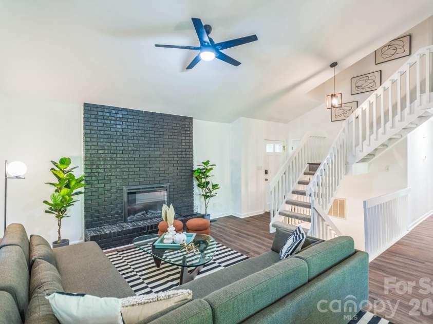 52 Reynolda Drive, Asheville, NC 28803.  MLS# CAR4335332, YatesRealty ID 2705. 