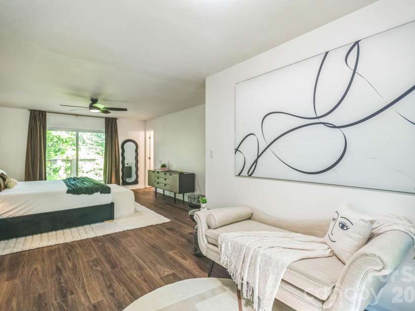 52 Reynolda Drive, Asheville, NC 28803.  MLS# CAR4335332, YatesRealty ID 2705. 