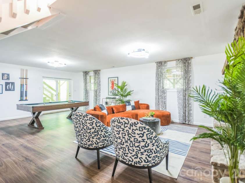 52 Reynolda Drive, Asheville, NC 28803.  MLS# CAR4335332, YatesRealty ID 2705. 