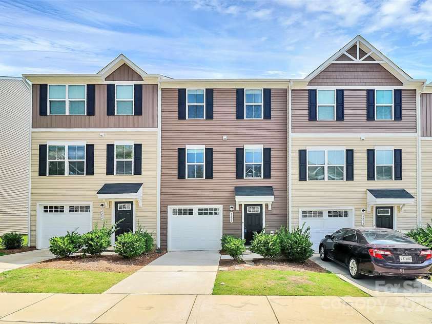 6320 Cutwater Circle, Charlotte, NC 28269.  MLS# CAR4282599, YatesRealty ID 27050. Curb View