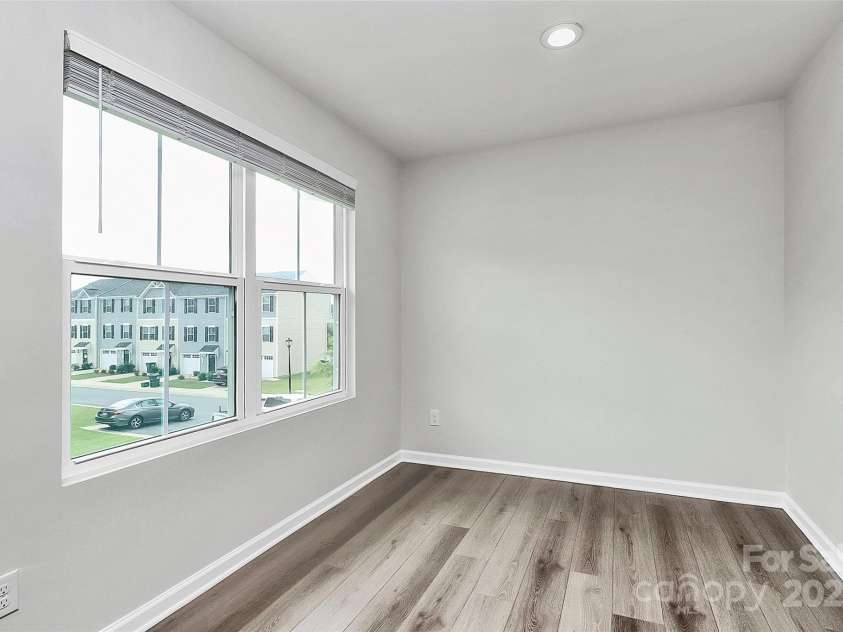 6320 Cutwater Circle, Charlotte, NC 28269.  MLS# CAR4282599, YatesRealty ID 27050. Dining Room