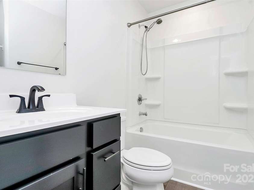 6320 Cutwater Circle, Charlotte, NC 28269.  MLS# CAR4282599, YatesRealty ID 27050. Guest Bathroom