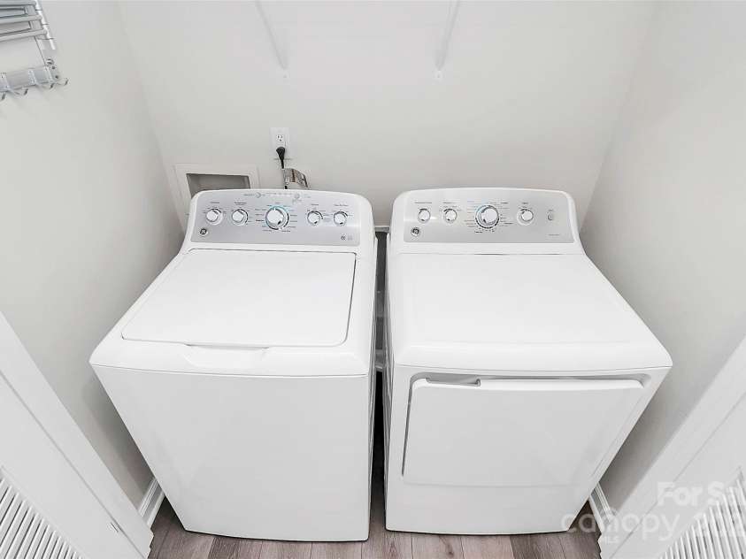 6320 Cutwater Circle, Charlotte, NC 28269.  MLS# CAR4282599, YatesRealty ID 27050. Laundry Room