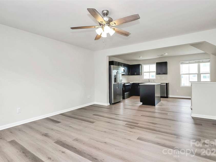 6320 Cutwater Circle, Charlotte, NC 28269.  MLS# CAR4282599, YatesRealty ID 27050. Living Room