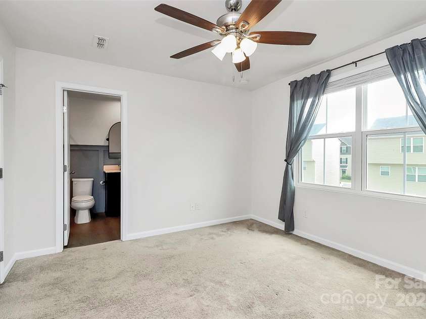 6320 Cutwater Circle, Charlotte, NC 28269.  MLS# CAR4282599, YatesRealty ID 27050. Primary Bedroom
