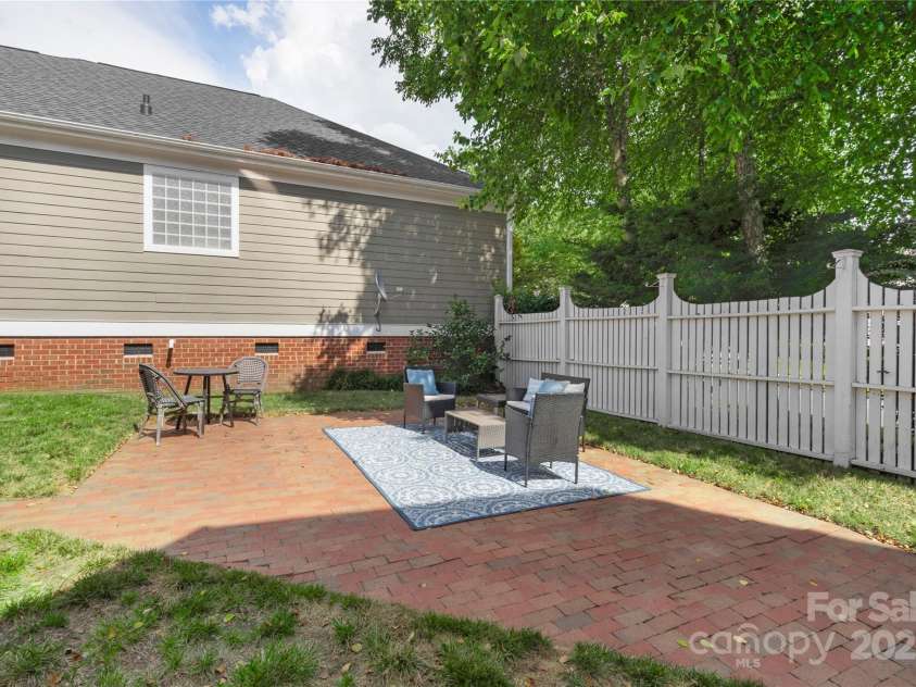 5712 Burck Drive, Concord, NC 28027.  MLS# CAR4277945, YatesRealty ID 27051. Courtyard