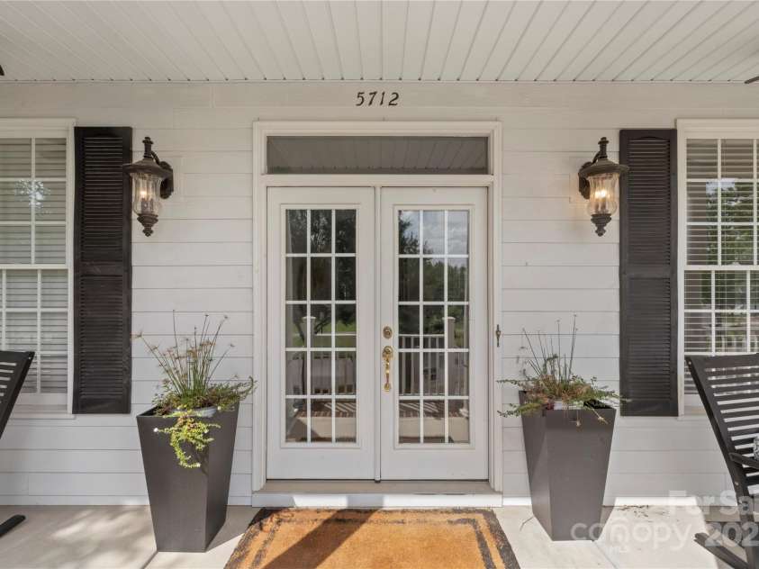 5712 Burck Drive, Concord, NC 28027.  MLS# CAR4277945, YatesRealty ID 27051. Front Entry