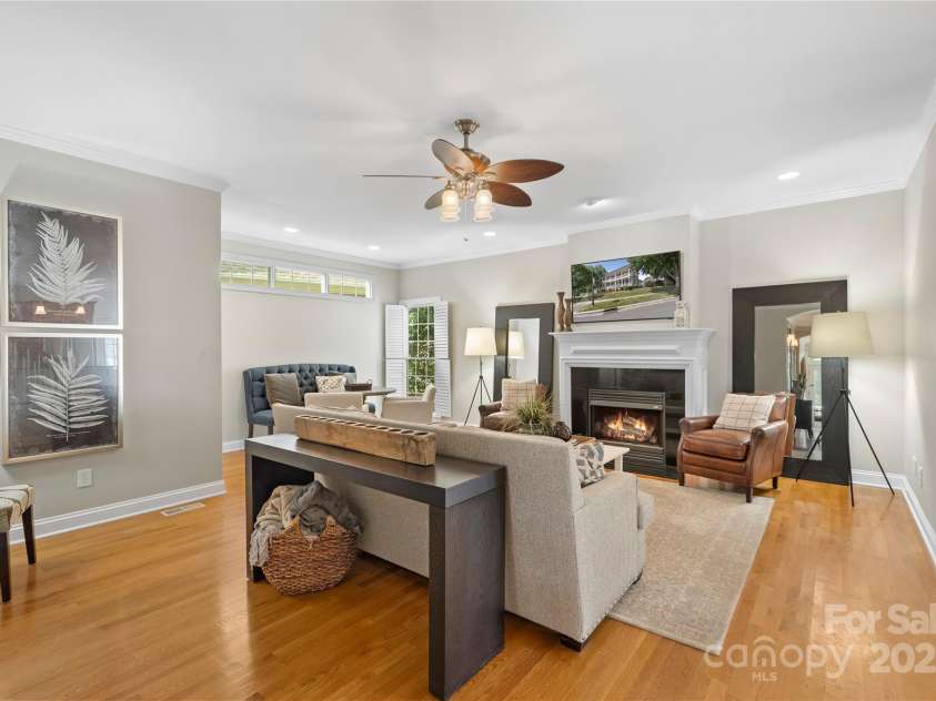 5712 Burck Drive, Concord, NC 28027.  MLS# CAR4277945, YatesRealty ID 27051. Great Room