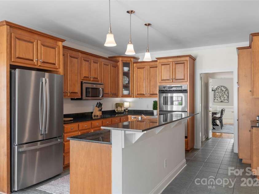 5712 Burck Drive, Concord, NC 28027.  MLS# CAR4277945, YatesRealty ID 27051. Kitchen