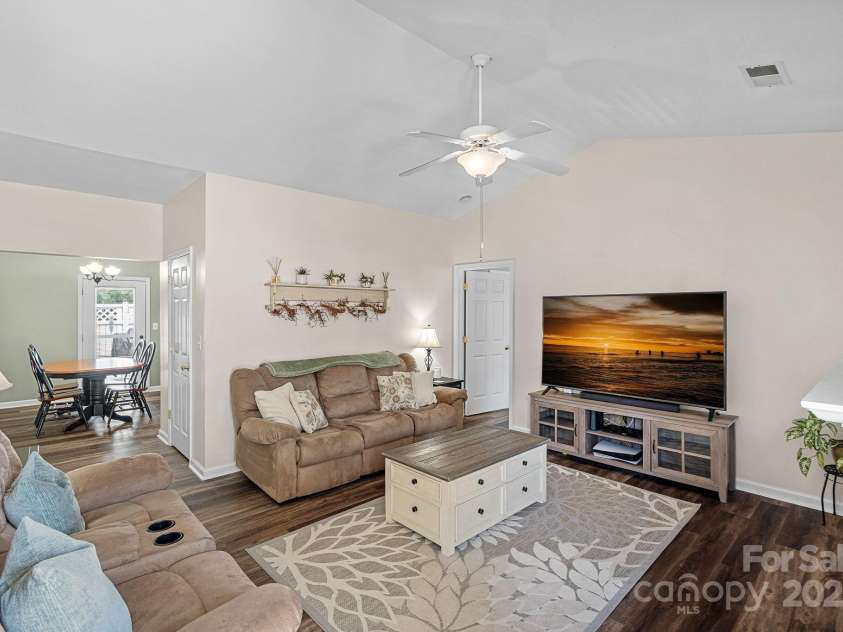 206 Stone Village Drive, Fort Mill, SC 29708.  MLS# CAR4280077, YatesRealty ID 27052. 