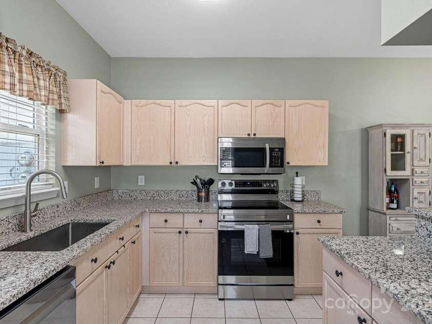 206 Stone Village Drive, Fort Mill, SC 29708.  MLS# CAR4280077, YatesRealty ID 27052. 