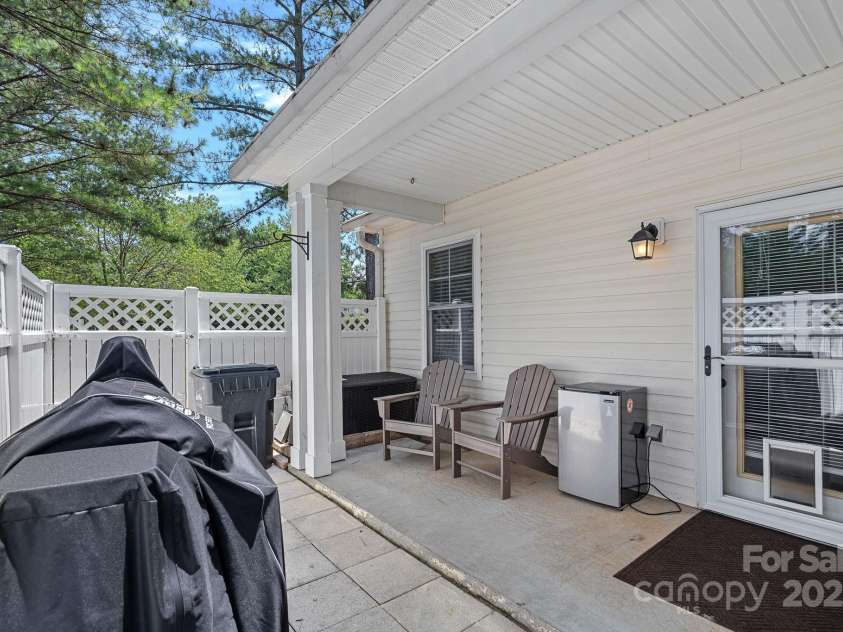 206 Stone Village Drive, Fort Mill, SC 29708.  MLS# CAR4280077, YatesRealty ID 27052. 