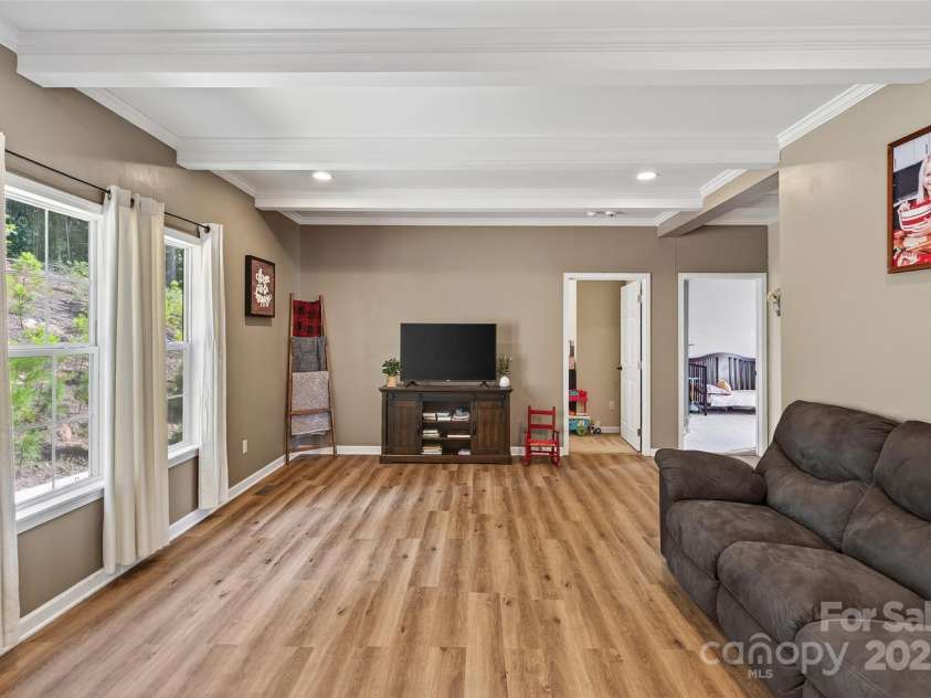 194 Love Drive, Marion, NC 28752.  MLS# CAR4280471, YatesRealty ID 27053. 