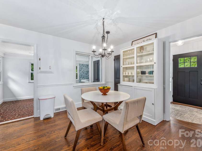 3227 Driftwood Drive, Charlotte, NC 28205.  MLS# CAR4386136, YatesRealty ID 27053. 