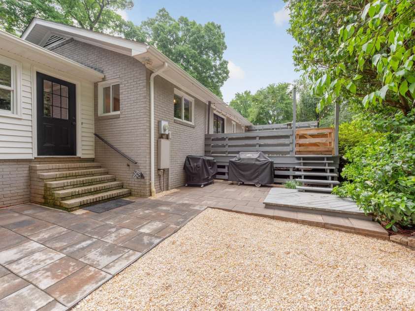 3227 Driftwood Drive, Charlotte, NC 28205.  MLS# CAR4386136, YatesRealty ID 27053. 