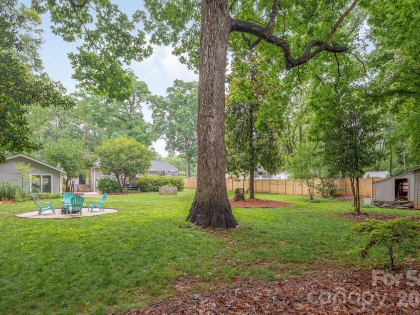 3227 Driftwood Drive, Charlotte, NC 28205.  MLS# CAR4386136, YatesRealty ID 27053. 