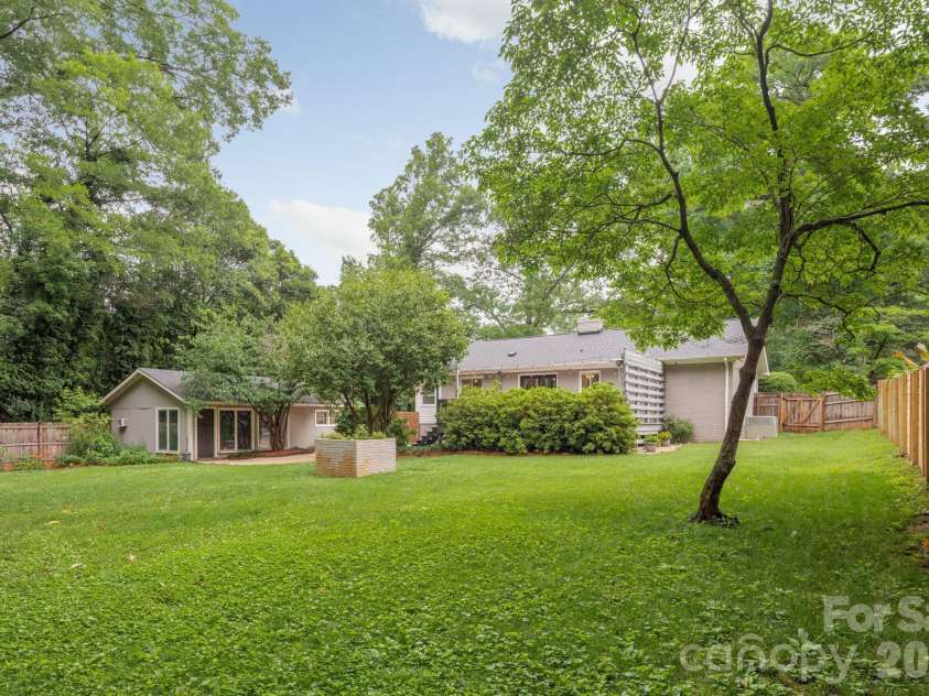 3227 Driftwood Drive, Charlotte, NC 28205.  MLS# CAR4386136, YatesRealty ID 27053. 