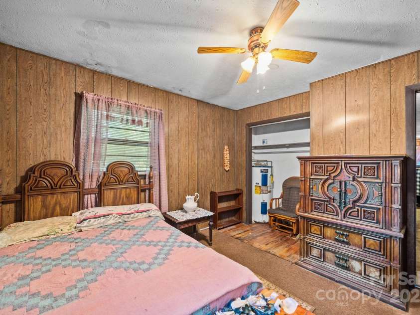 206 Carolina Avenue, Hendersonville, NC 28739.  MLS# CAR4279554, YatesRealty ID 27054. Bedroom #2