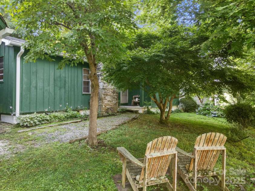 206 Carolina Avenue, Hendersonville, NC 28739.  MLS# CAR4279554, YatesRealty ID 27054. Mature Trees -