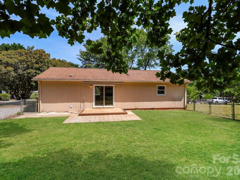 1848 Twain Street, Newton, NC 28658.  MLS# CAR4387742, YatesRealty ID 27055. 